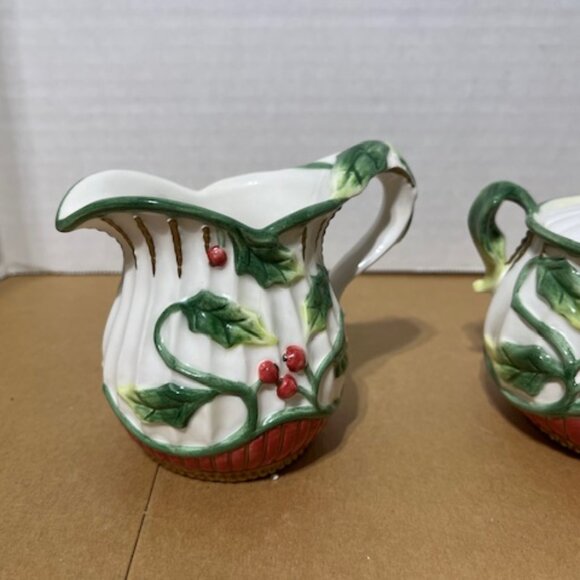 Fitz and Floyd "Santa's Flight" Creamer & Sugar Bowl W/Lid Holly & Berries - Picture 5 of 14